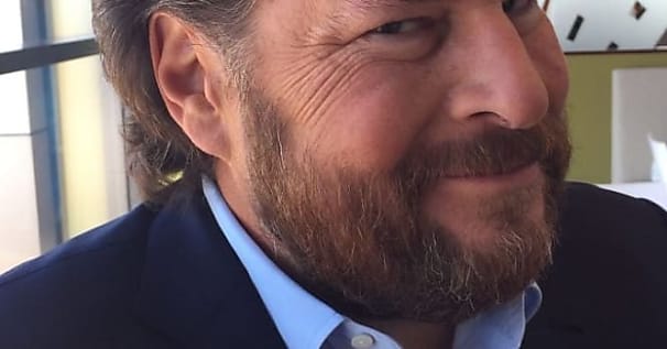 Le P-DG de Salesforce se paye le Time Magazine