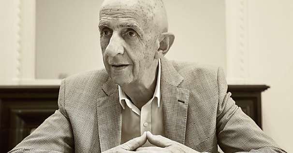 Louis Gallois : 'La France devrait faire de la réindustrialisation une priorité nationale'