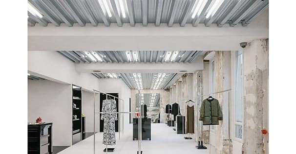 The Kooples digitalise l'expérience client en boutique et épure sa boutique