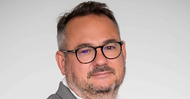 « Les marques de luxe ont importé leur ADN dans l'e-commerce », Vincent Mayet,  [...]