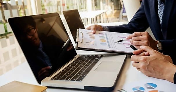 efficy élargit son offre en lançant Maxo, sa nouvelle suite CRM