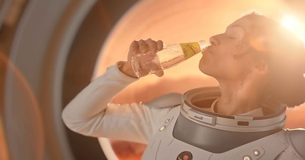 [La Créa de la semaine] «Le premier pas sur mars», nouvelle campagne de Schweppes