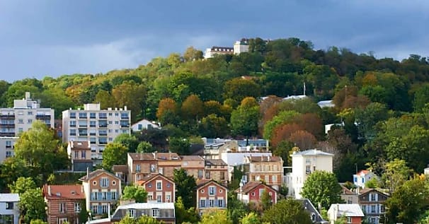 Suresnes modernise la relation citoyenne grâce à l'IA et NXO