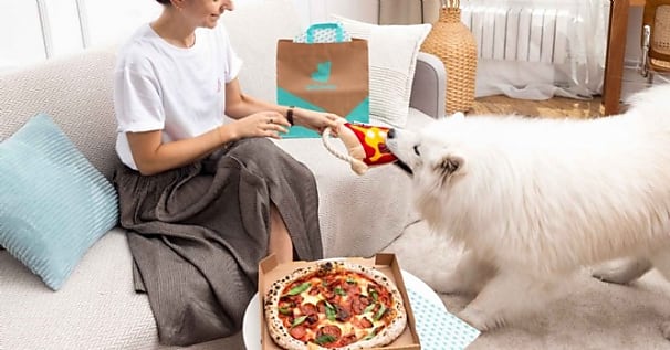 Deliveroo et French Bandit : un menu duo humain-animal