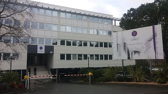 Le Connected Camp est hébergé au sein de l'IoT Valley, un bâtiment de 5000 m2 à Labège (Toulouse) qui réunit une quarantaine d'entreprises des objets connectés dont Sigfox.