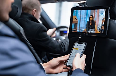 La régie publicitaire DooH it - intégrée au groupe La Poste - a récemment dévoilé DigiCab, une solution d'affichage dopée à l'IA destinée aux VTC et aux taxis.