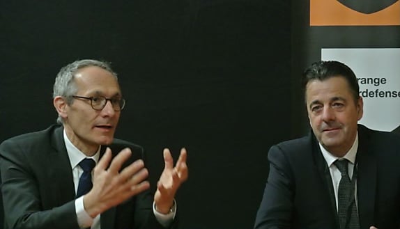 Thierry Bonhomme, le dirigeant d'Orange Business Services, et Michel Van Van den Berghe, le directeur d'Orange Cyberdéfense, lors du FIC 2017.