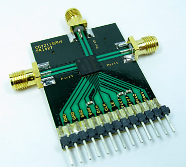 Ommic est spécialisé en production de composants destinés à l'aérospatial et l'armée. Ici, une puce utilisée dans les radars météo et de surveillance en bande X ( 8-12GHz).