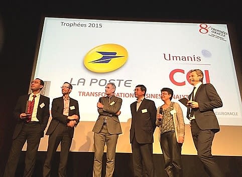 L'équipe de la poste reçoit son trophée de la transformation et Business Analytics