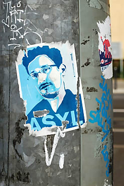 (E. Snowden en image © EQRoy | Shutterstock)