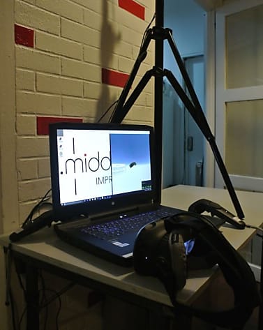 Un kit de réalité virtuelle, associant un casque HTC, un PC musclé et un jeu de lasers pour positionner l'utilisateur dans l'espace.