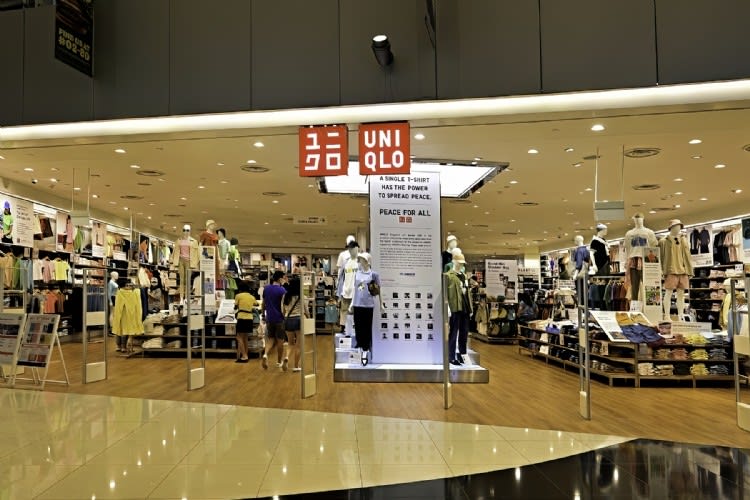 Uniqlo store at VivoCity, Singapour, 6 mai 2023, Flickr