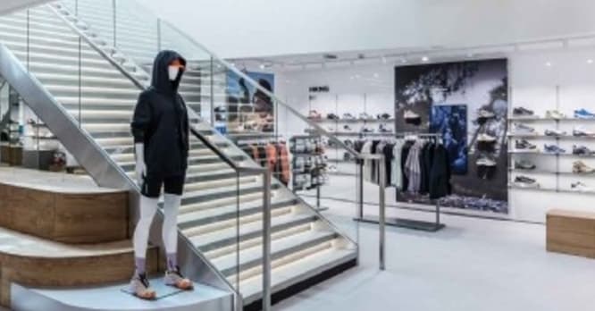 Salomon prend ses quartiers sur les Champs Elysees