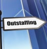 Quels sont les avantages de passer par l'outstaffing pour mon entreprise ?