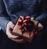 Fête des Mères : Les Français plébiscitent la livraison pour offrir des cadeaux