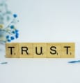 Pourquoi la confiance s'érode entre les marques et leurs clients ?