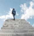 Carrière : le 'career cushioning', nouvelle stratégie face à un marché de l'emploi moins porteur ?