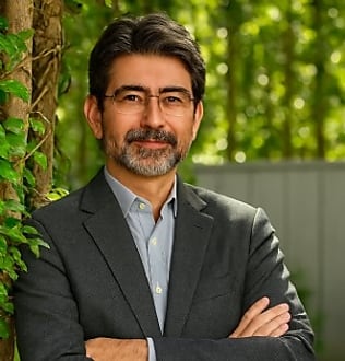 Pierre Omidyar, tout ce que vous ne savez pas du fondateur d'Ebay !