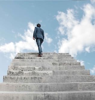 Carrière : le 'career cushioning', nouvelle stratégie face à un marché de l'emploi moins porteur ?