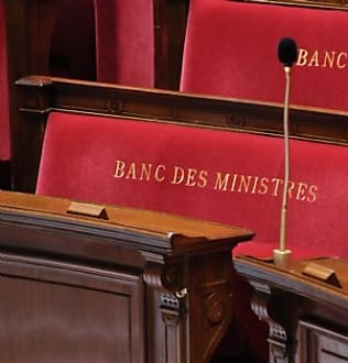 Le Parlement adopte la loi encadrant l'influence commerciale