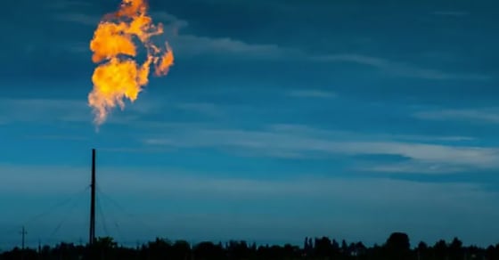 Le dioxyde de carbone, émis notamment par la combustion des énergies fossiles, a une longue durée de vie dans l'atmosphère. Effective stock photos/Shutterstock