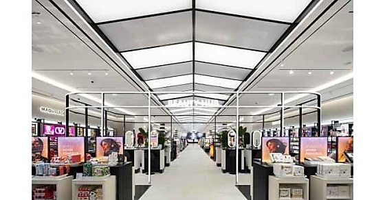 Sephora rouvre les portes de son magasin sur les Champs-Élysées