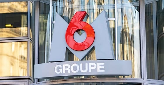 Bordeaux , Aquitaine / France - 12 04 2019 : M6 sign logo on screen tablet  Fren